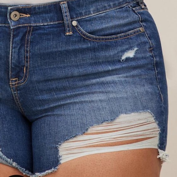 TORRID Vintage Stretch Denim Shorts - Picture 6 of 6